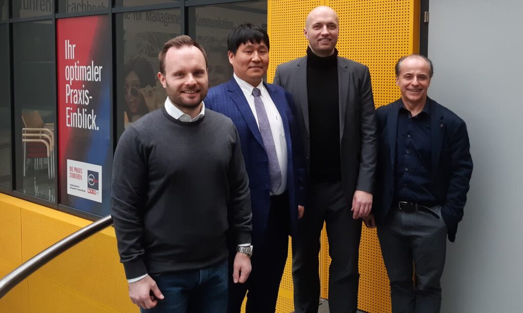 Park Soonjung, CEO des südkoreanischen Unternehmens RXO besuchte im Rahmen seiner Europareise die Forschungsinstitute an der FHWien der WKW