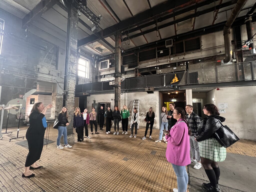 TMBA2 students in the event rooms of the Ottakringer Brewery