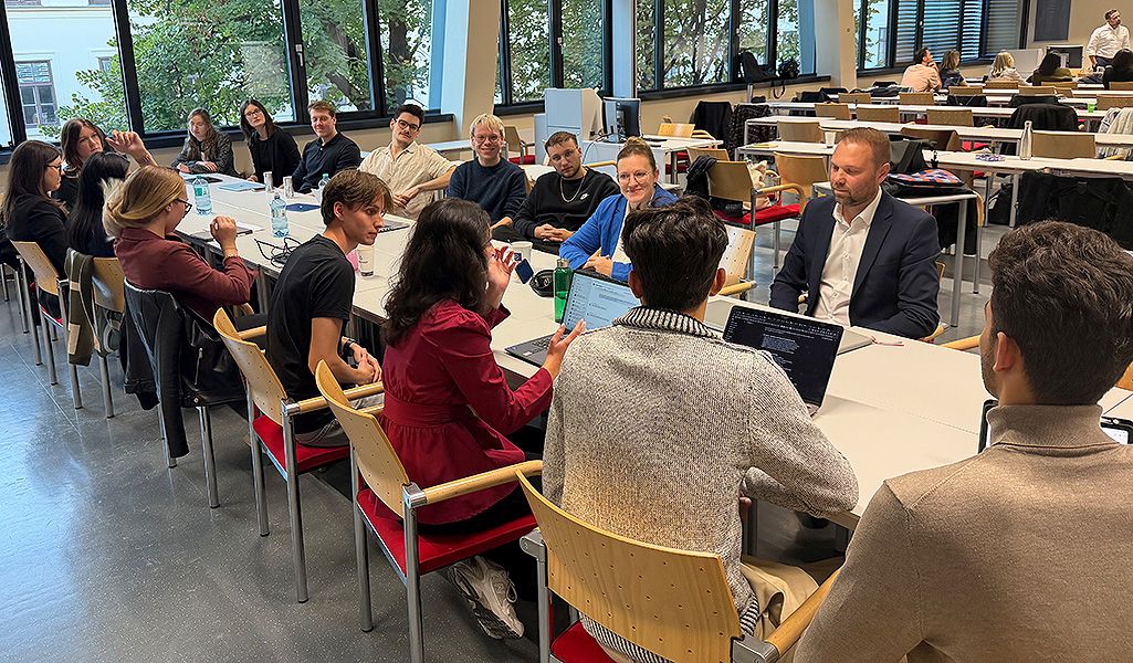 Arbeitsgruppe diskutiert Projektideen an der FHWien